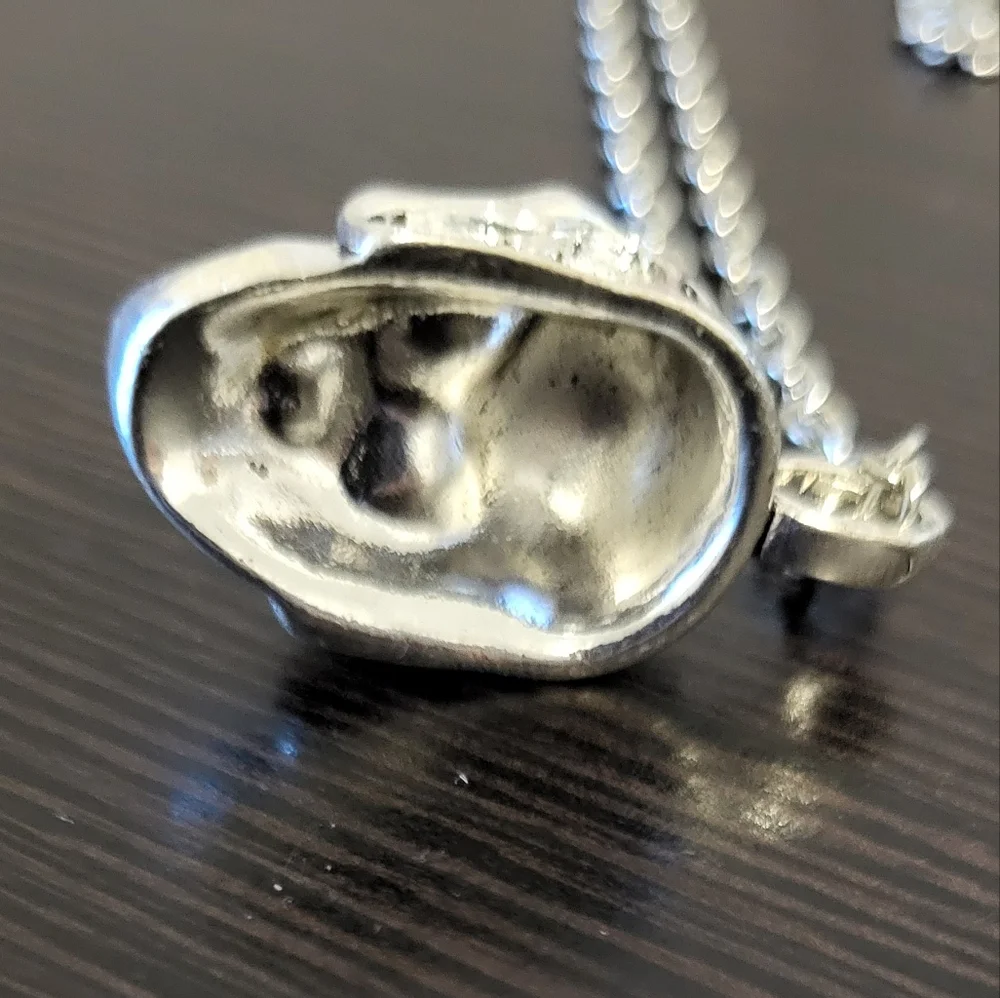 New unisex skull pendant and chain